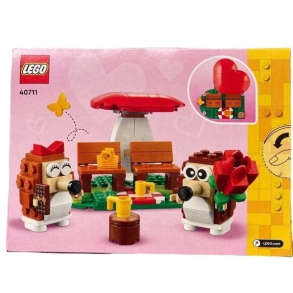 Lego Seasonal 40711 Hedgehog Picnic Date Spring Mushroom Heart New Gift - Picture 1 of 5